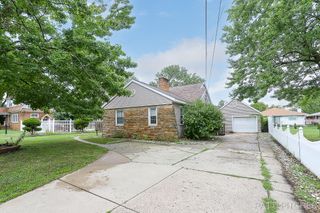 1044 E Apple Avenue, Muskegon, MI 49442