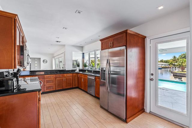 5300 NE 26 Avenue, Fort Lauderdale, FL 33308