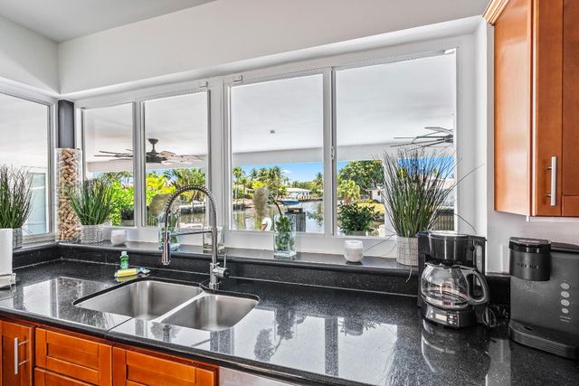 5300 NE 26 Avenue, Fort Lauderdale, FL 33308