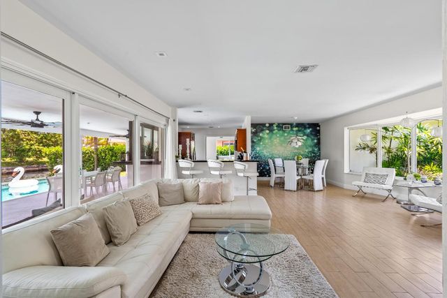 5300 NE 26 Avenue, Fort Lauderdale, FL 33308