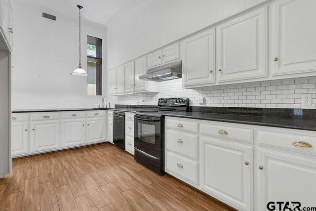 302 Harmony Lane, Hideaway, TX 75771