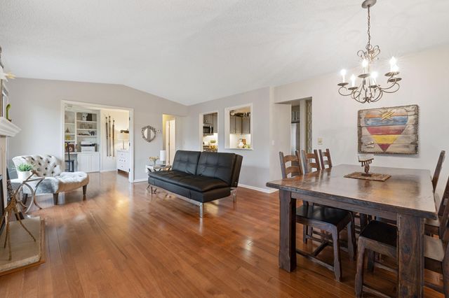 2252 Country Lane, Minnetonka, MN 55305