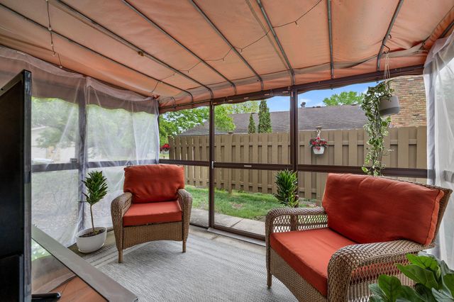 2252 Country Lane, Minnetonka, MN 55305