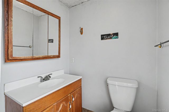 39 Spruce St, Poughkeepsie, NY 12601