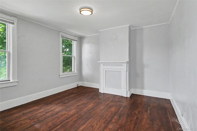 39 Spruce St, Poughkeepsie, NY 12601