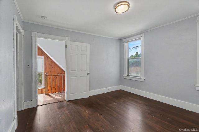 39 Spruce St, Poughkeepsie, NY 12601