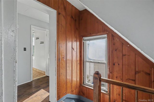 39 Spruce St, Poughkeepsie, NY 12601