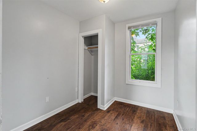 39 Spruce St, Poughkeepsie, NY 12601