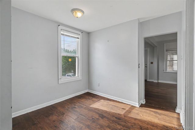 39 Spruce St, Poughkeepsie, NY 12601