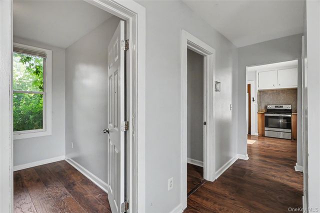 39 Spruce St, Poughkeepsie, NY 12601