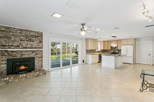 424 Dracena Way, Gulf Breeze, FL 32561