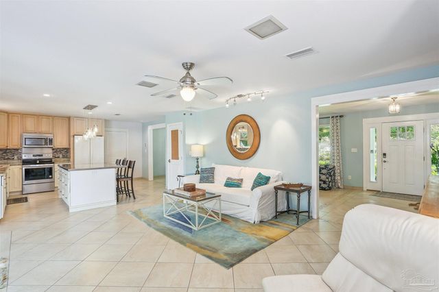 424 Dracena Way, Gulf Breeze, FL 32561