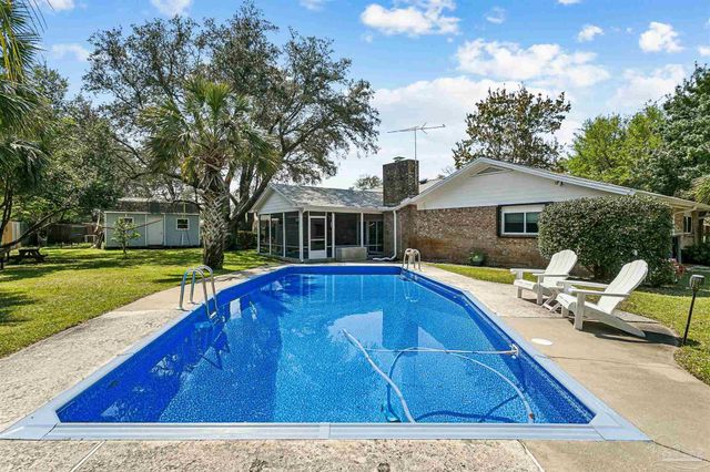 424 Dracena Way, Gulf Breeze, FL 32561