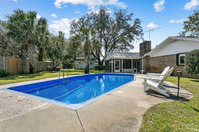 424 Dracena Way, Gulf Breeze, FL 32561