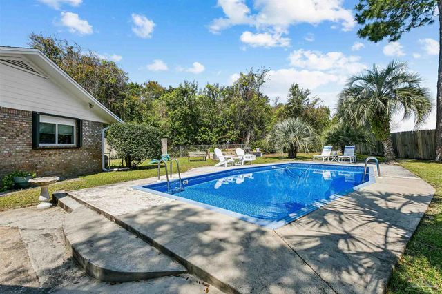 424 Dracena Way, Gulf Breeze, FL 32561