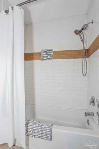 424 Dracena Way, Gulf Breeze, FL 32561