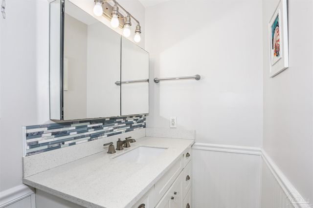 424 Dracena Way, Gulf Breeze, FL 32561