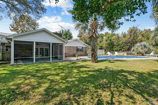 424 Dracena Way, Gulf Breeze, FL 32561