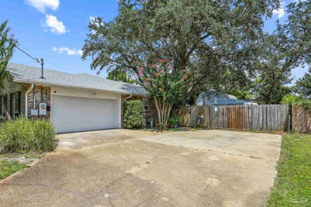 424 Dracena Way, Gulf Breeze, FL 32561