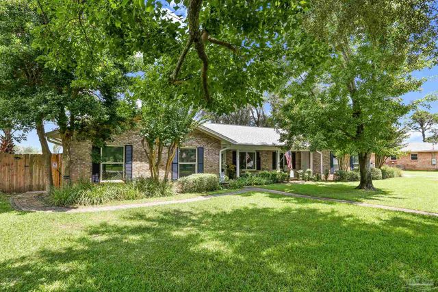 424 Dracena Way, Gulf Breeze, FL 32561