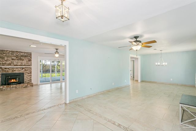 424 Dracena Way, Gulf Breeze, FL 32561