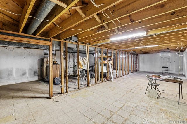 4497 Sunnymead Avenue, Burton, MI 48519