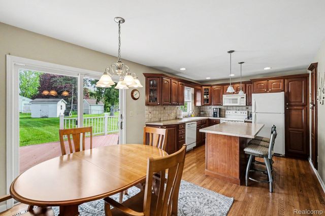 4497 Sunnymead Avenue, Burton, MI 48519