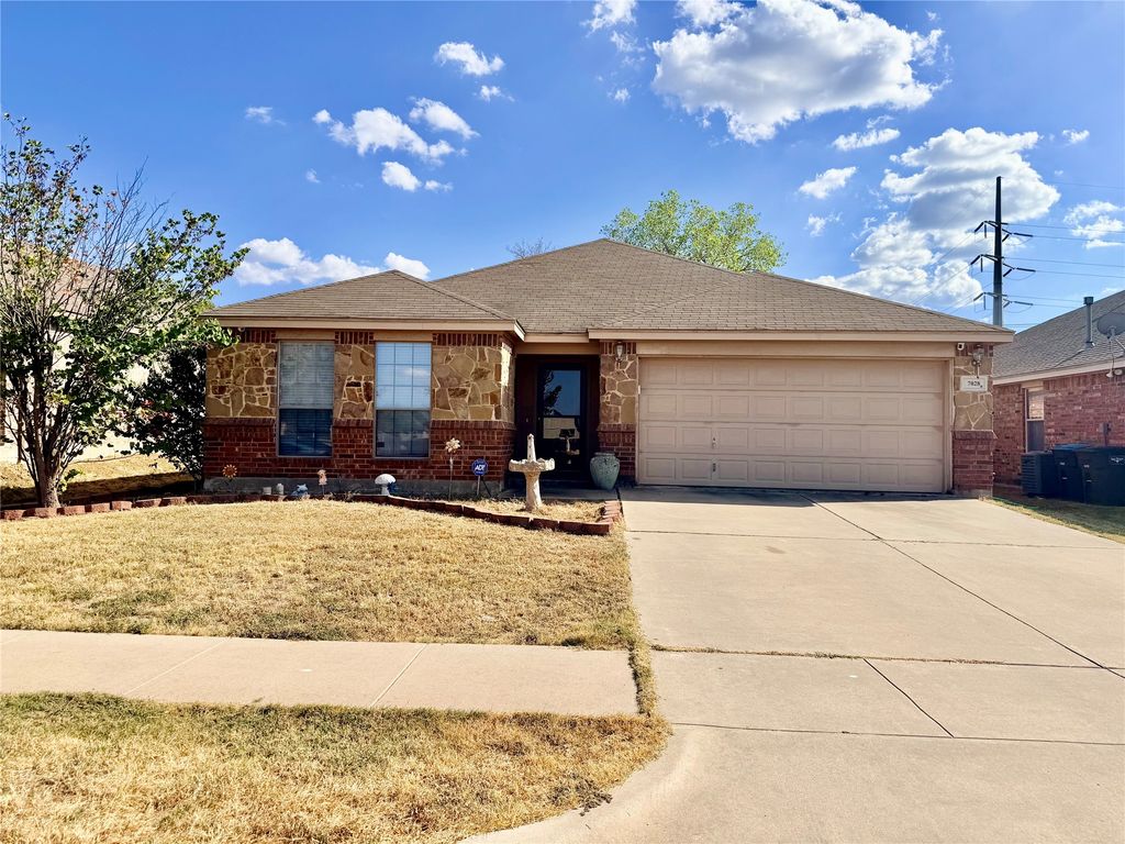 7028 Seton Hall Drive, Fort Worth, TX 76120 — exterior