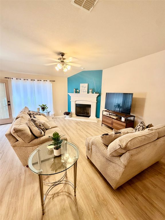7028 Seton Hall Drive, Fort Worth, TX 76120 — photo 2