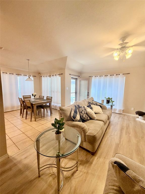 7028 Seton Hall Drive, Fort Worth, TX 76120 — photo 3