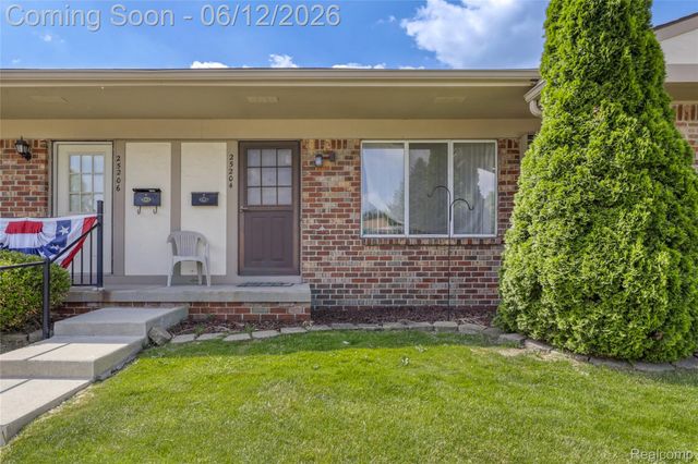 25204 Franklin Terrace, South Lyon, MI 48178
