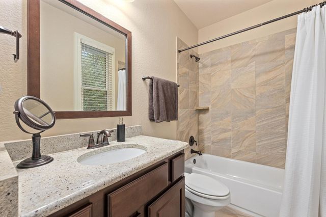 104 Bella Strada CV, Austin, TX 78734