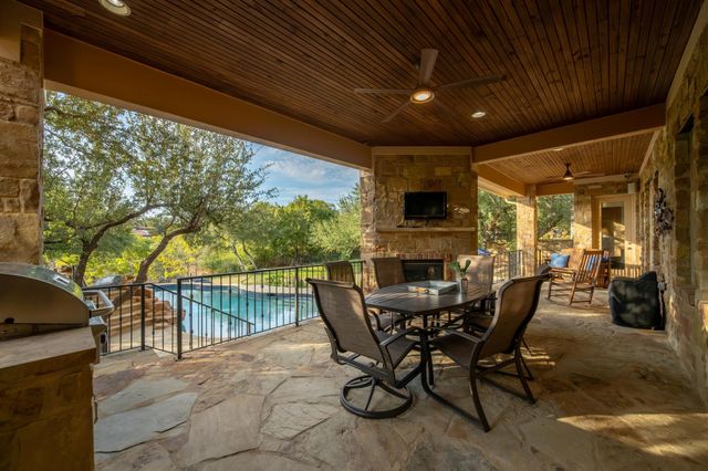 104 Bella Strada CV, Austin, TX 78734