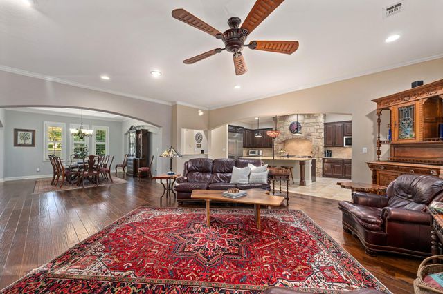 104 Bella Strada CV, Austin, TX 78734