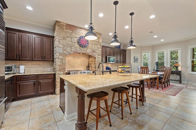 104 Bella Strada CV, Austin, TX 78734