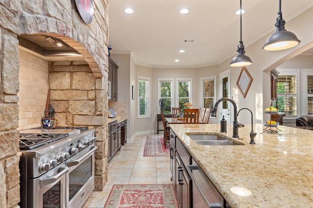 104 Bella Strada CV, Austin, TX 78734