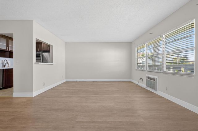 20 Dorset A, Boca Raton, FL 33434