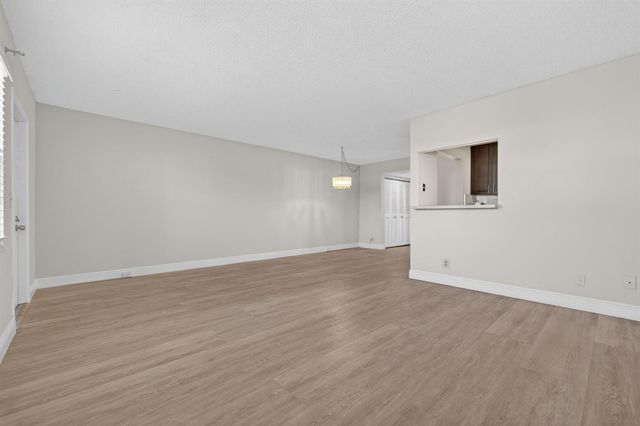 20 Dorset A, Boca Raton, FL 33434