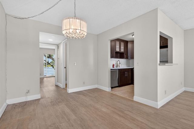 20 Dorset A, Boca Raton, FL 33434