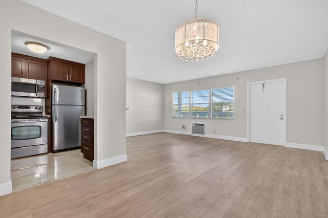 20 Dorset A, Boca Raton, FL 33434