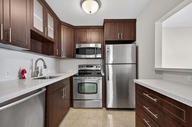 20 Dorset A, Boca Raton, FL 33434