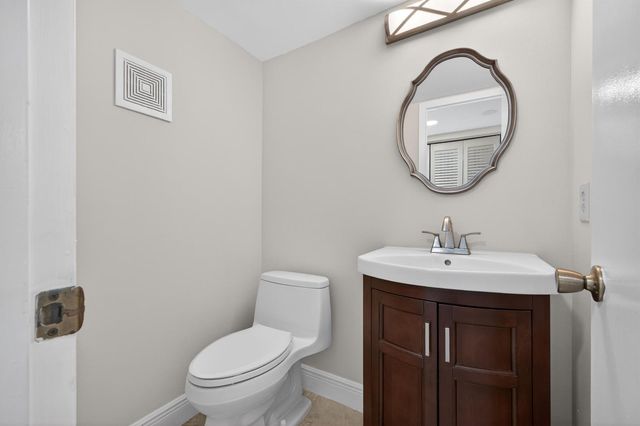 20 Dorset A, Boca Raton, FL 33434