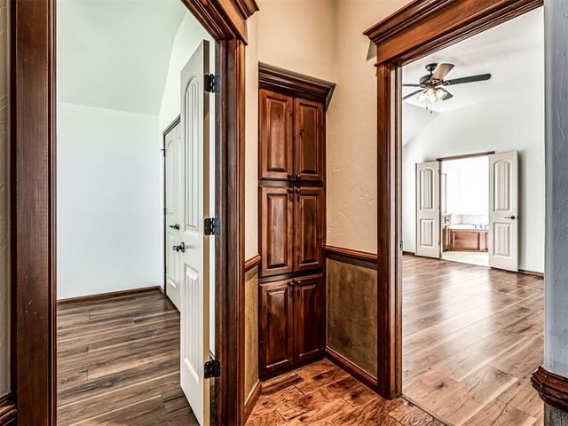 801 S Avery Drive, Moore, OK 73160