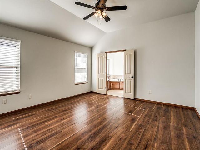 801 S Avery Drive, Moore, OK 73160