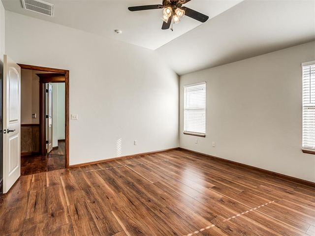 801 S Avery Drive, Moore, OK 73160