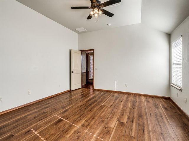 801 S Avery Drive, Moore, OK 73160