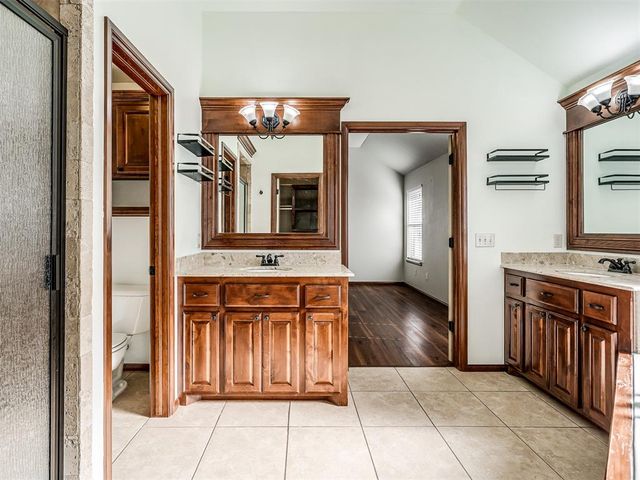 801 S Avery Drive, Moore, OK 73160