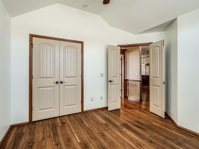 801 S Avery Drive, Moore, OK 73160