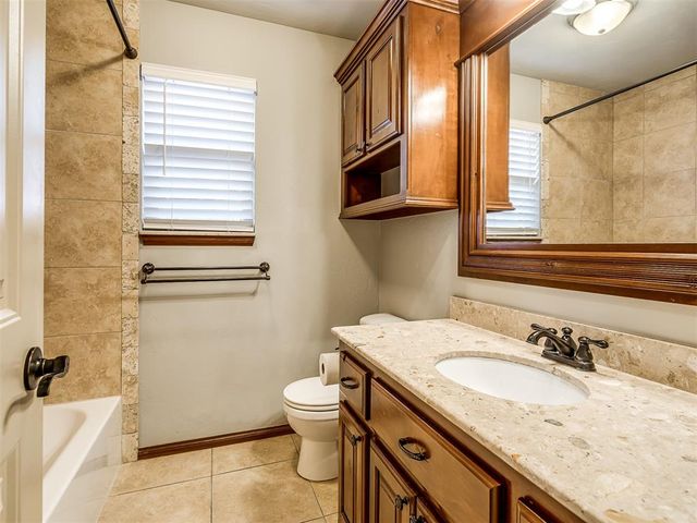 801 S Avery Drive, Moore, OK 73160