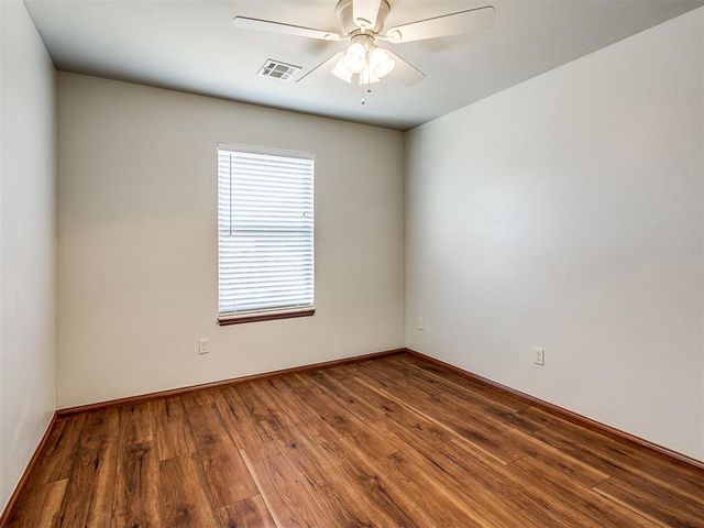 801 S Avery Drive, Moore, OK 73160